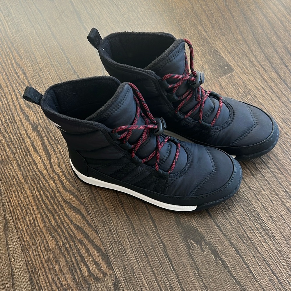 Sorel waterproof boot size 3Y